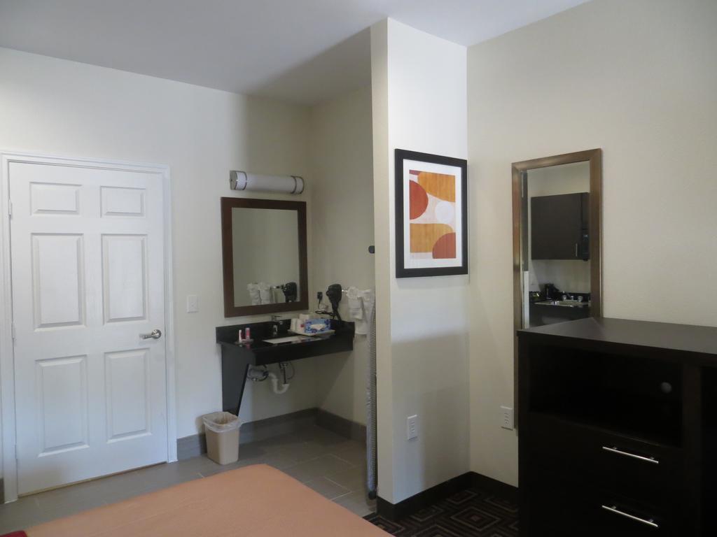 Econo Lodge Inn & Suites Houston Nw-Cy-Fair Jersey Village Экстерьер фото